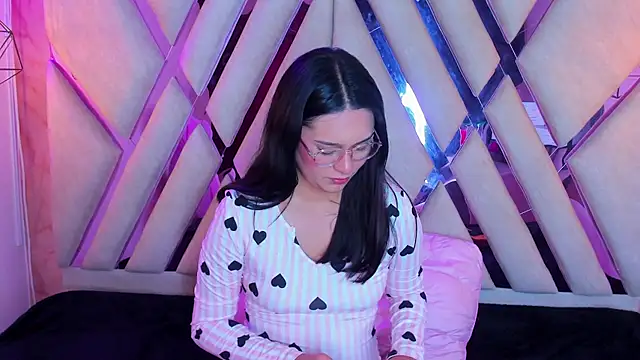 Isa doux online show from April 26, 4:32 am