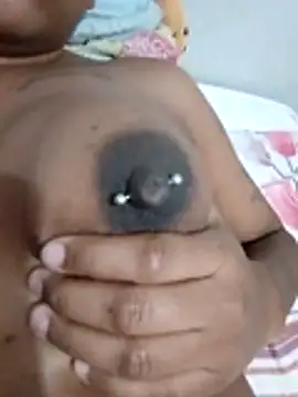 Jennyy31 online show from November 17, 4:24 am