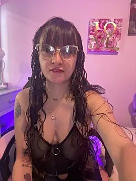 Pinkvixen69 online show from May 27, 5:10 pm