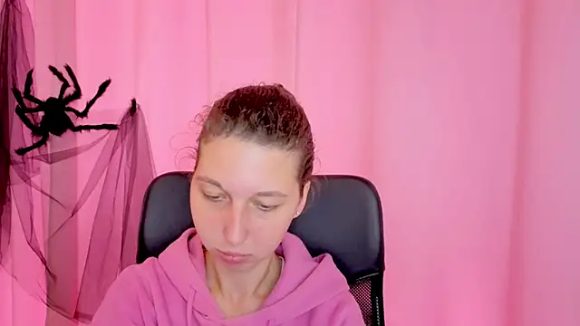 CuteEllii online show from November 10, 11:27 am