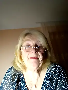 AmyLove353 online show from November 22, 8:22 pm