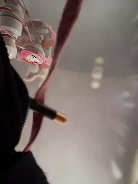 Violeet-Smith online show from April 22, 4:48 pm