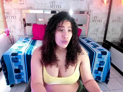 ROZZE MILA online show from November 7, 1:17 pm