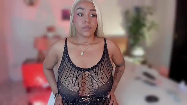 YariRose online show from April 24, 2:53 pm