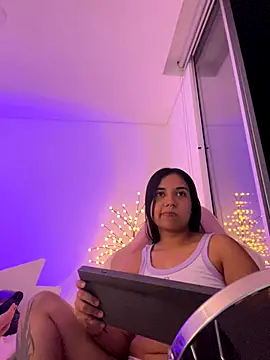 aly nicols online show from December 14, 1:55 am