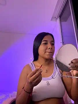 aly nicols online show from November 27, 5:21 am