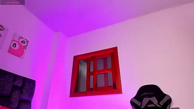 kittymonroe1 online show from April 16, 8:08 pm