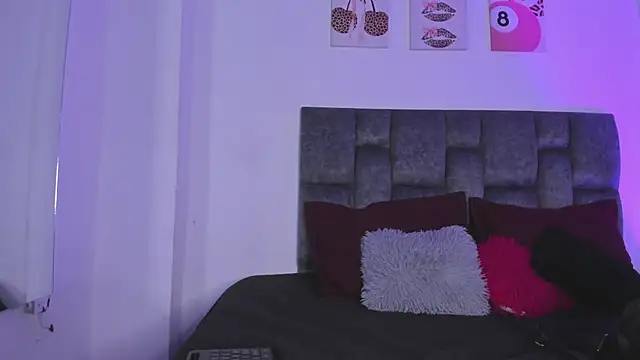 kittymonroe1 online show from May 30, 6:37 pm
