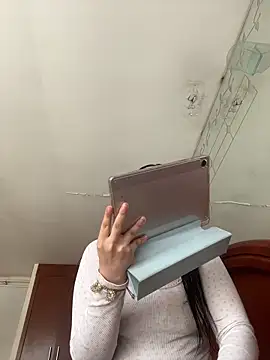 Selena Roa online show from April 27, 4:37 pm