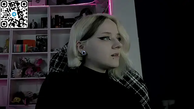 Holy Mistress S online show from April 25, 9:12 am