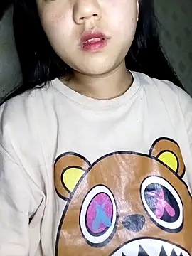 Quynhsumon online show from February 22, 2:51 pm