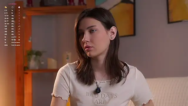 KateCahee online show from April 18, 2:03 am