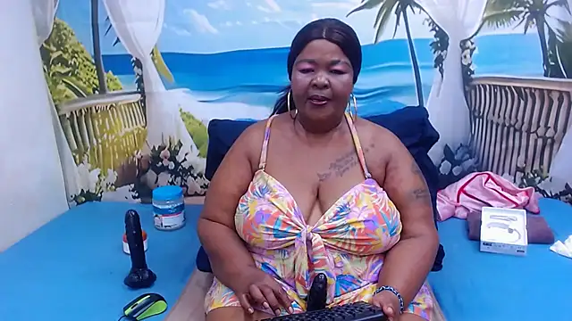 MatureMilfxxx online show from April 23, 5:48 pm