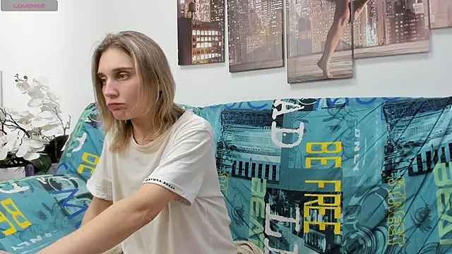 Tenderly Sophie online show from April 28, 3:54 am