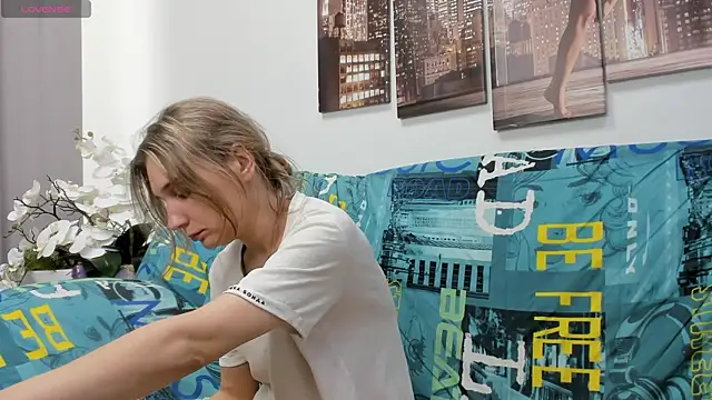 Tenderly Sophie online show from April 24, 12:30 pm