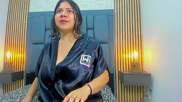 aurore adams online show from October 27, 11:39 am