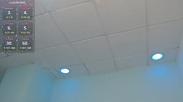 SusanWilliams  online show from December 3, 6:43 pm