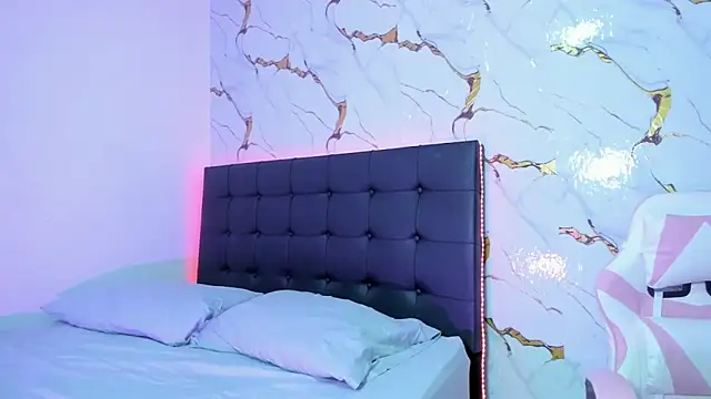 Scarlet DLuce online show from April 27, 9:06 am