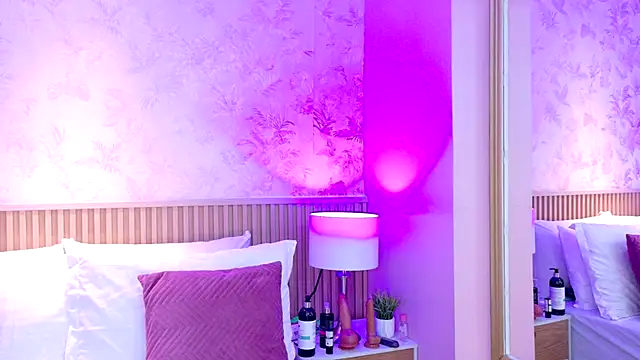 AdelineJhones online show from December 5, 2:40 pm