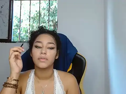 emily stars1 online show from December 5, 6:53 pm