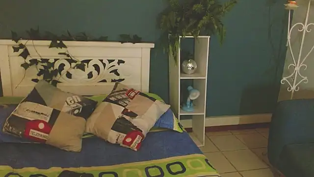 Samantha  Benet online show from March 11, 9:06 pm