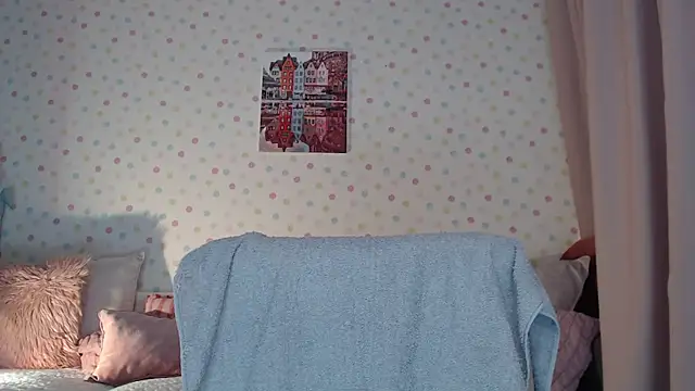 little paw  online show from December 18, 5:45 am