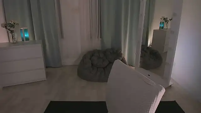 AriaThorn online show from March 12, 1:58 pm