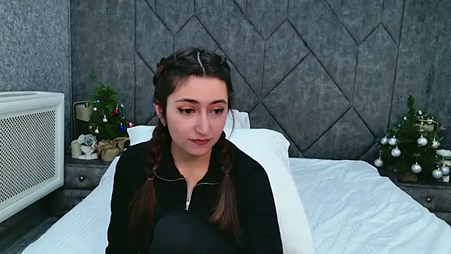 Gloria Bendall online show from January 9, 3:16 pm