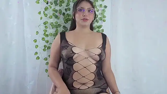 Ambermuse7 online show from June 8, 3:02 pm