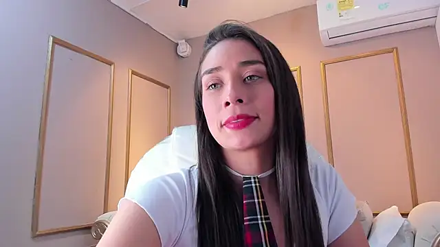 NahimiThompson online show from November 21, 8:22 pm