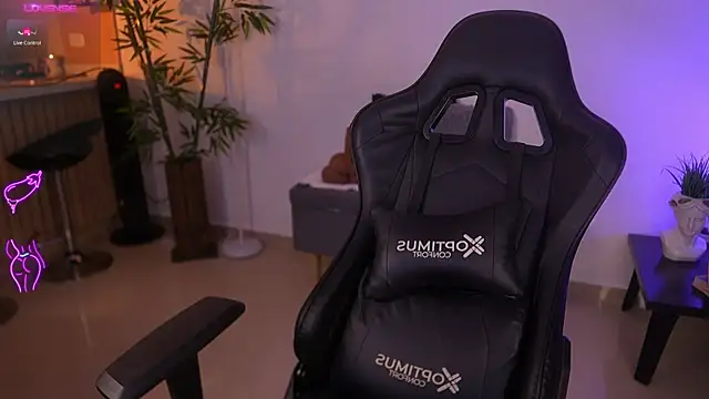 JessicaPratt online show from April 6, 7:37 pm