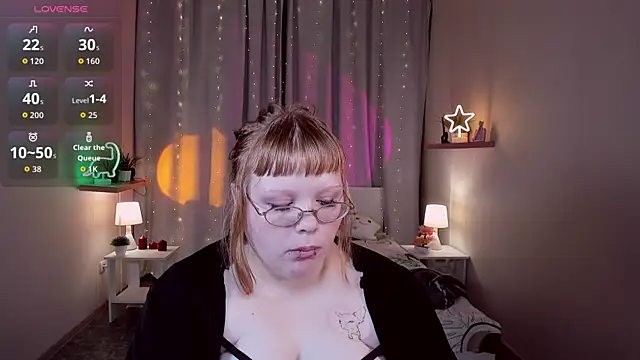 LottieReed online show from November 14, 3:56 pm