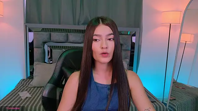 Bella Clark2 online show from April 26, 9:01 pm