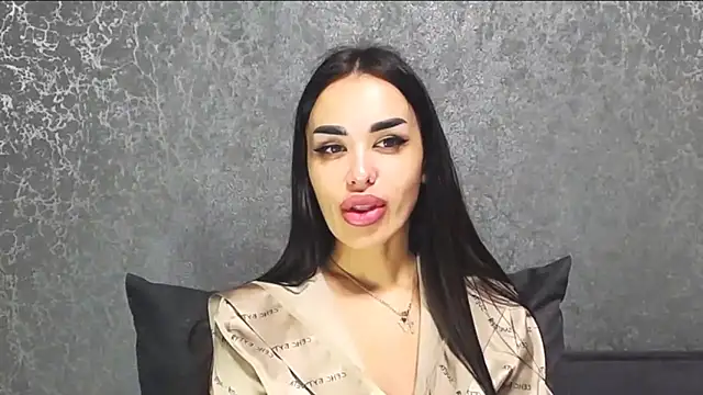 velvetveyraX online show from April 16, 1:22 pm