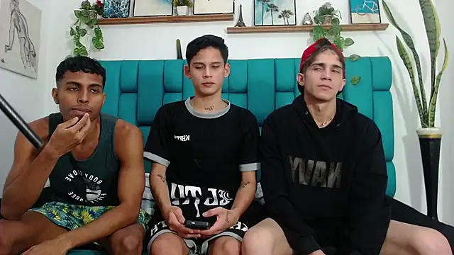 Hot Boys Latinos X online show from October 31, 12:12 am