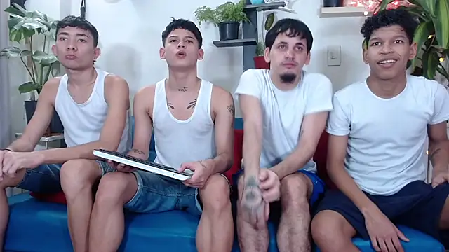 Hot Boys Latinos X online show from April 26, 5:21 pm