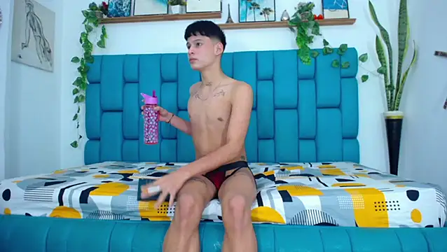 Hot Boys Latinos X online show from November 27, 6:11 pm