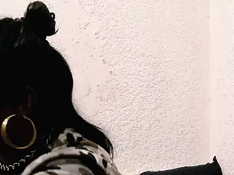 DOVE85 online show from November 12, 1:20 pm