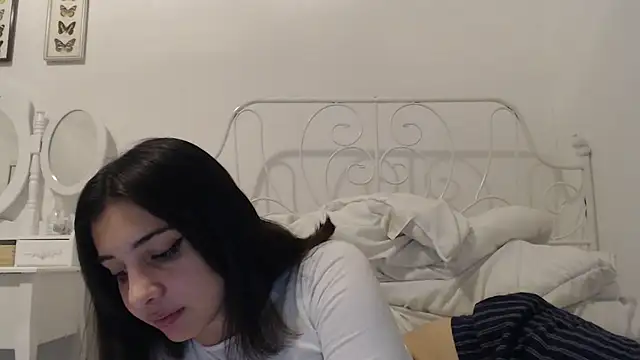 bellefleurrr online show from April 20, 8:12 pm