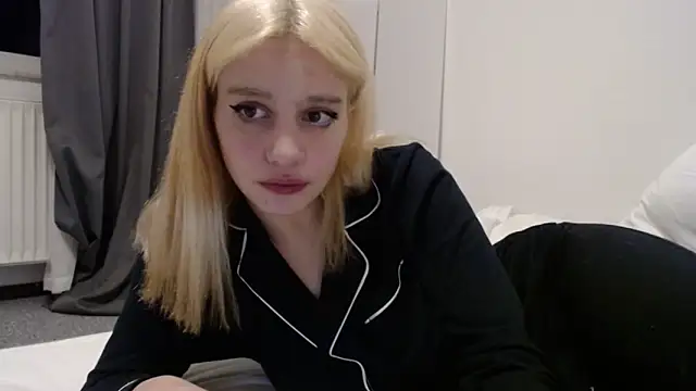 bellefleurrr online show from December 15, 8:58 pm