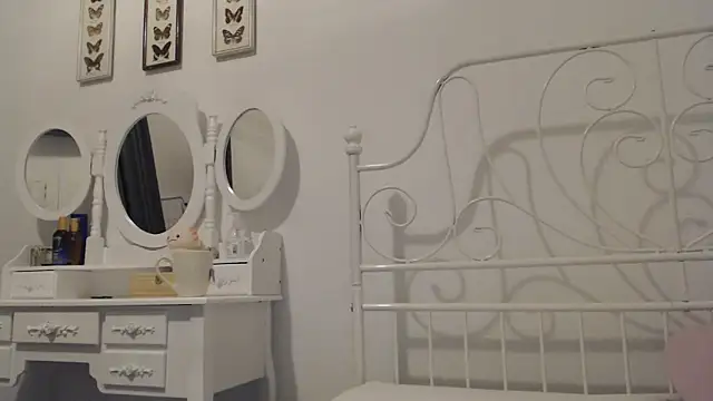 bellefleurrr online show from April 21, 8:27 pm