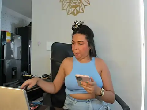 AliceSmity  online show from April 25, 7:11 pm