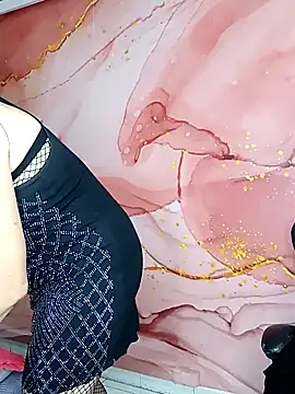 laliItaclark online show from April 25, 1:41 pm