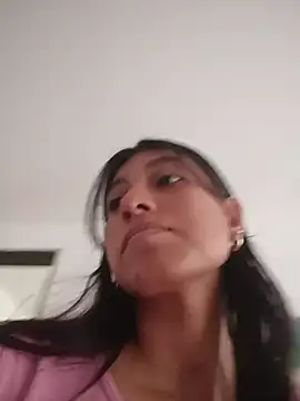 YeseniaRodriguez3 online show from November 25, 5:37 pm