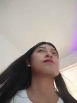 YeseniaRodriguez3 online show from April 20, 6:33 pm