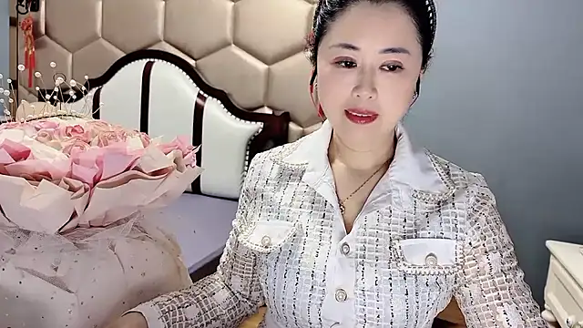 yaoyao22678 online show from April 16, 2:34 am