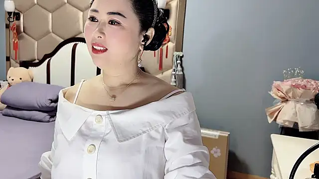 yaoyao22678 online show from April 26, 1:47 am