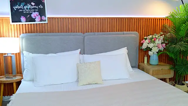 Sandy Edvards online show from April 22, 5:04 am