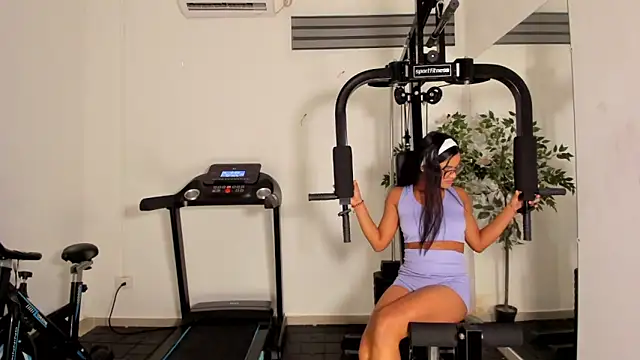 lizzakennedy online show from April 18, 12:51 pm