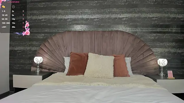 Nayla Monroee online show from April 25, 4:04 pm